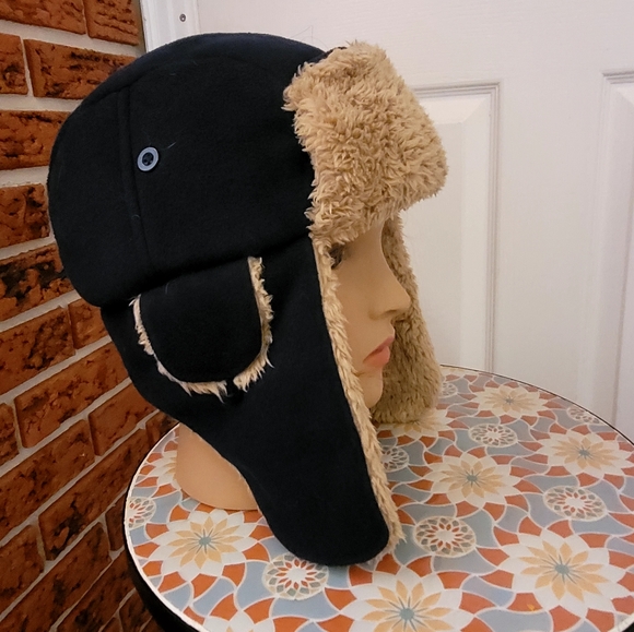 GAP Kids Tapper Winter Hat - Picture 3 of 8
